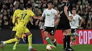 大联盟正式开始推行人工草皮（AstroTurf），改变了球员的跑垒与球的弹跳逻辑